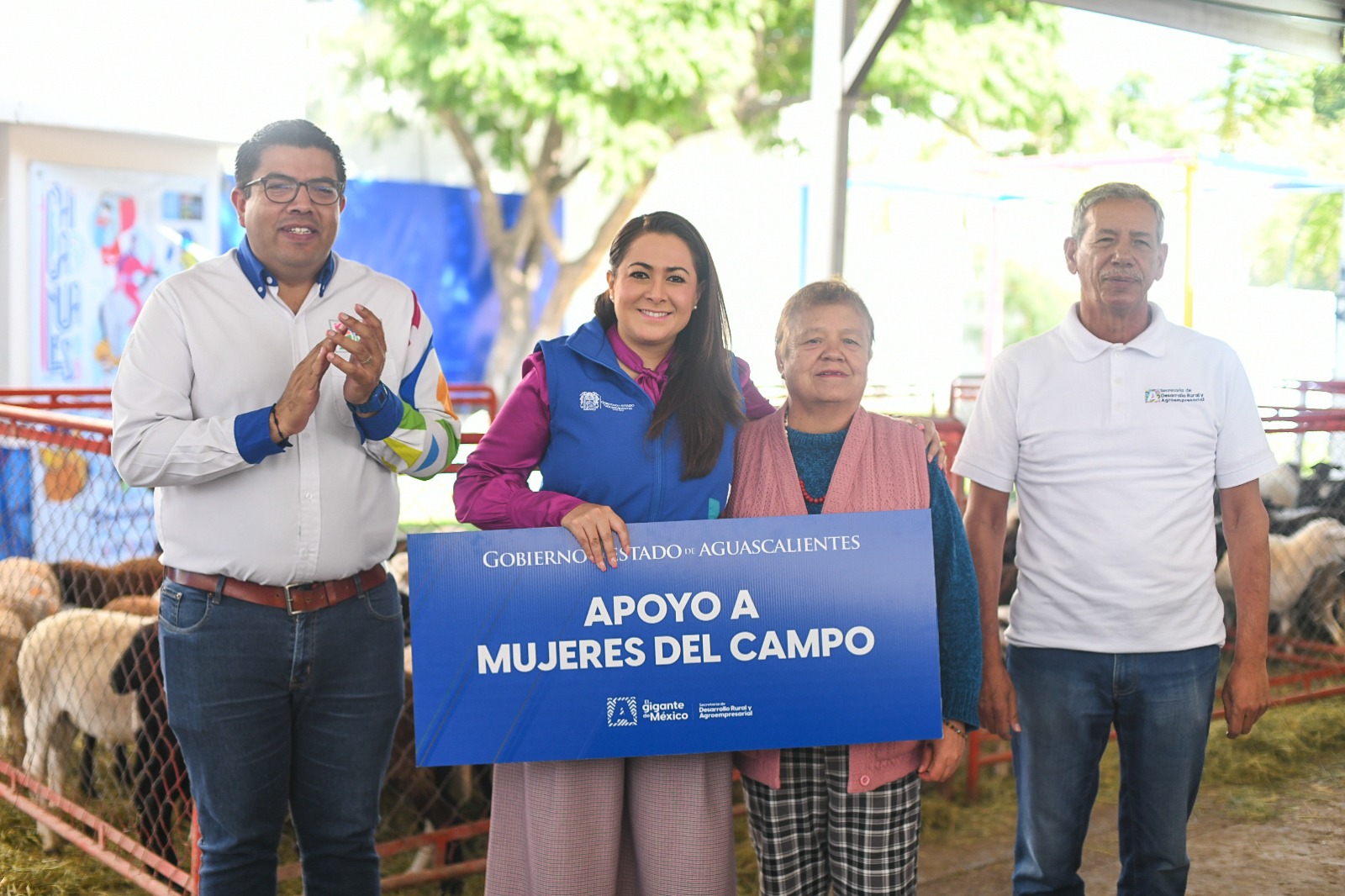 Tere Jiménez impulsa el emprendimiento de mujeres del campo con entrega ...